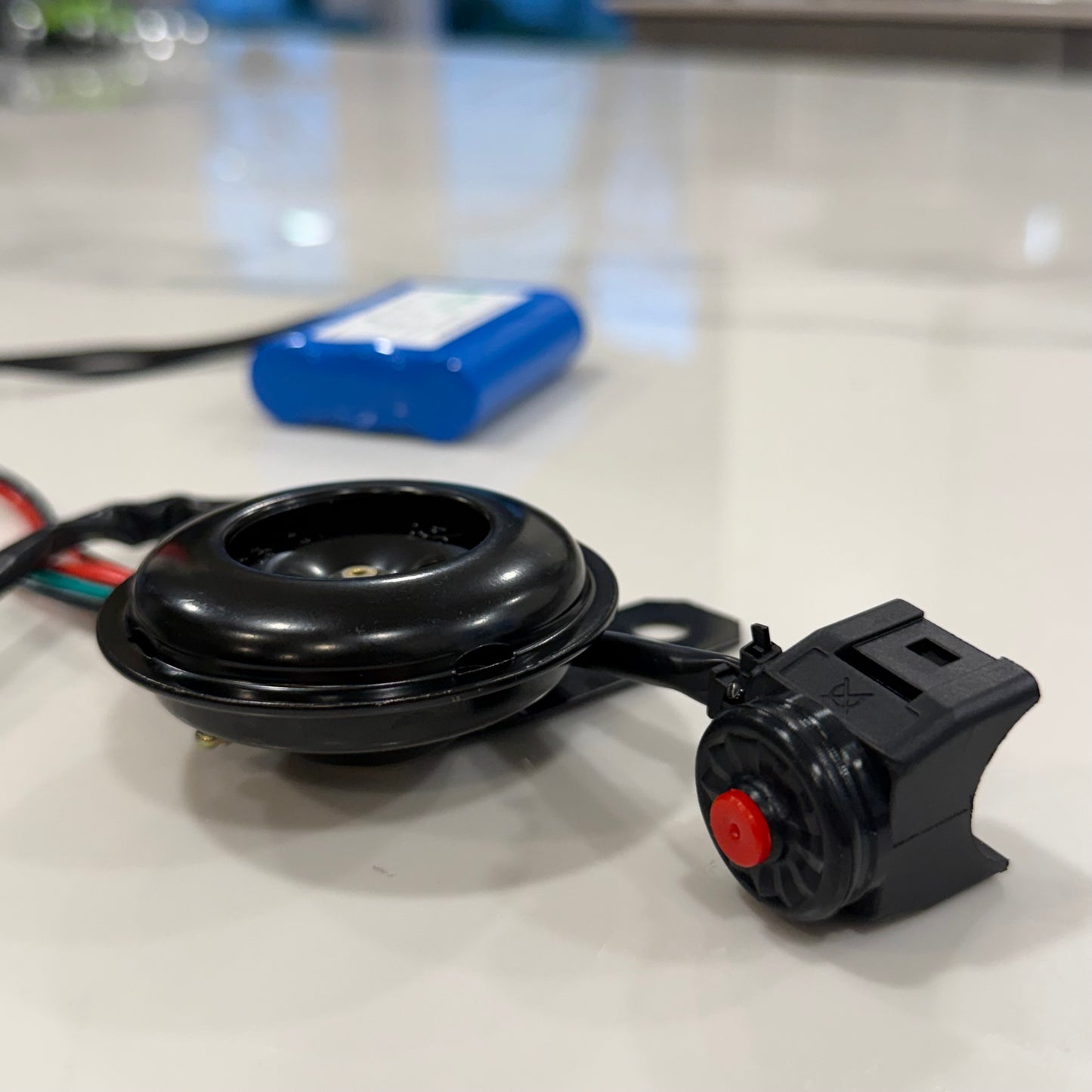 Battery powered horn w/ switch